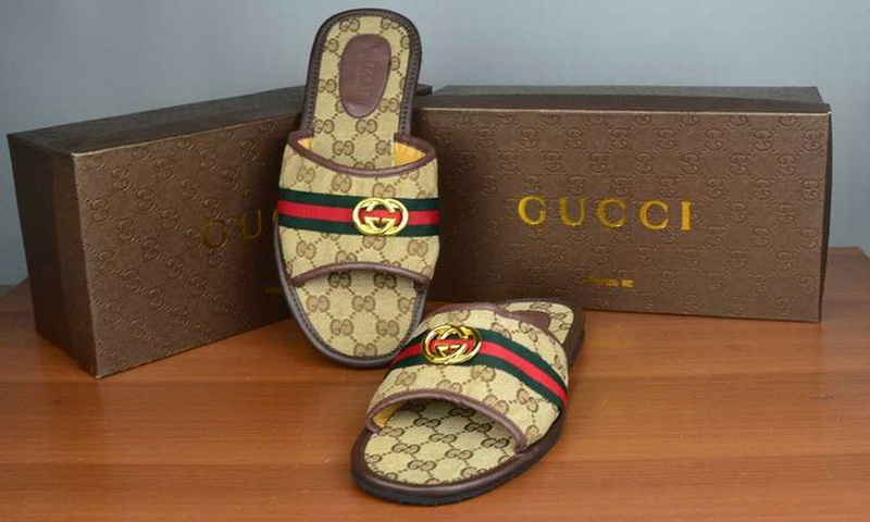 Gucci Slippers Woman--026